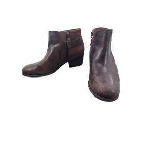 Clarks Women’s 8 Brown Leather Maypearl Lilac Ankle Side Zip Boots Fast Shipping